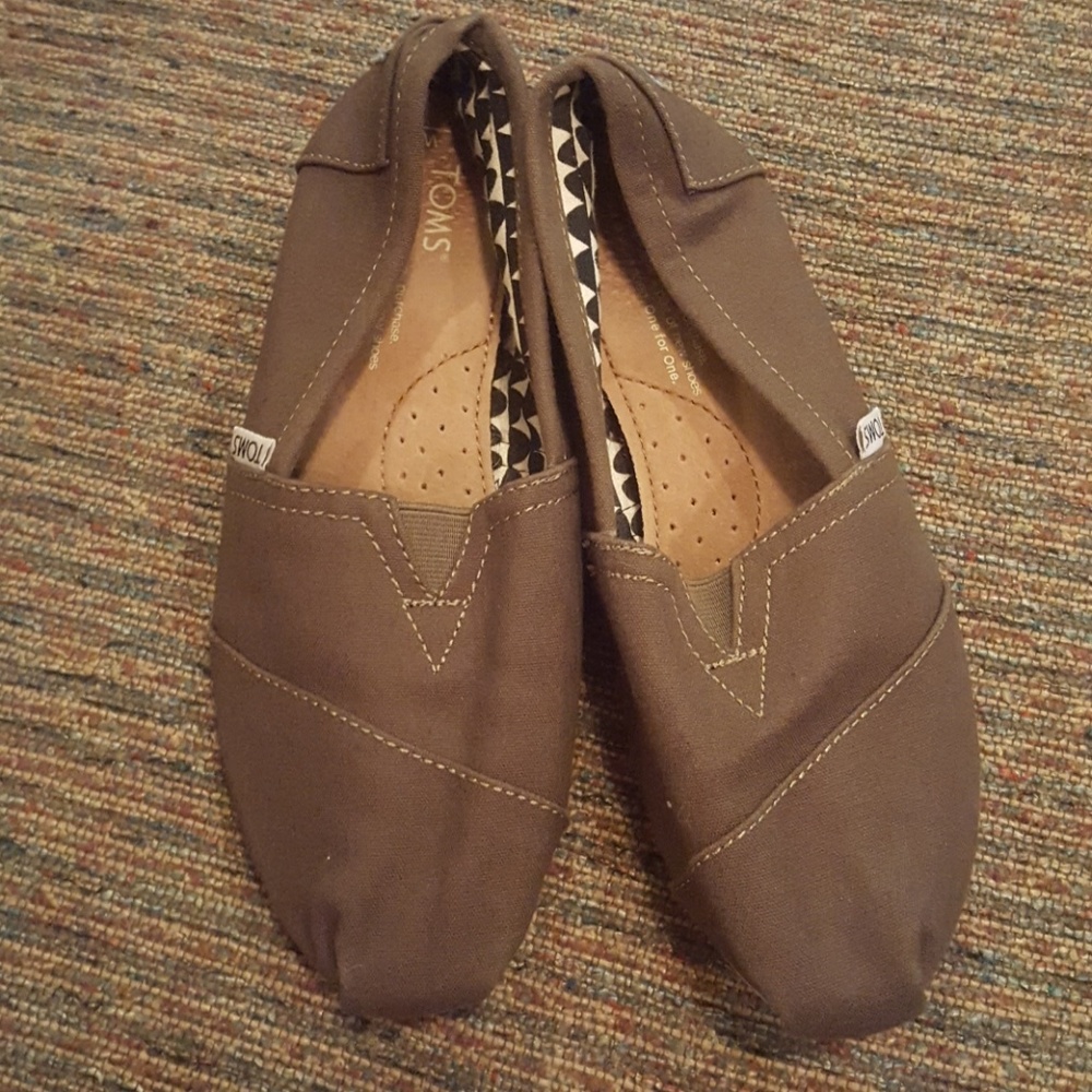 Tom's shoes